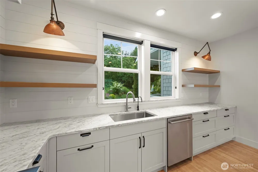 5663 S Campbell Lake Road Anacortes, WA 98221