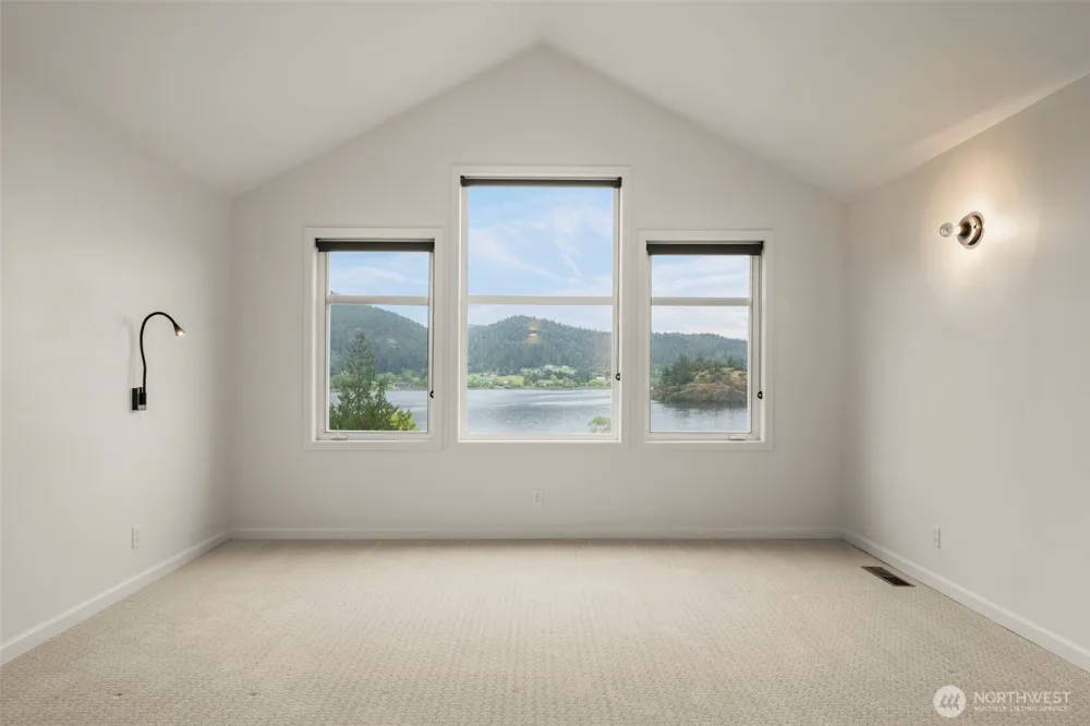 5663 S Campbell Lake Road Anacortes, WA 98221