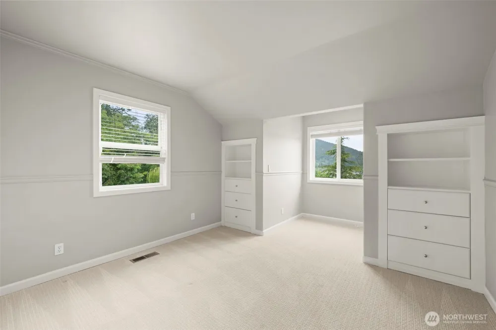 5663 S Campbell Lake Road Anacortes, WA 98221