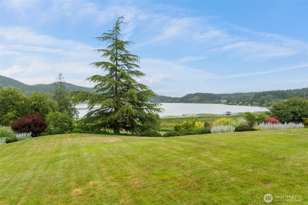 5663 S Campbell Lake Road Anacortes, WA 98221