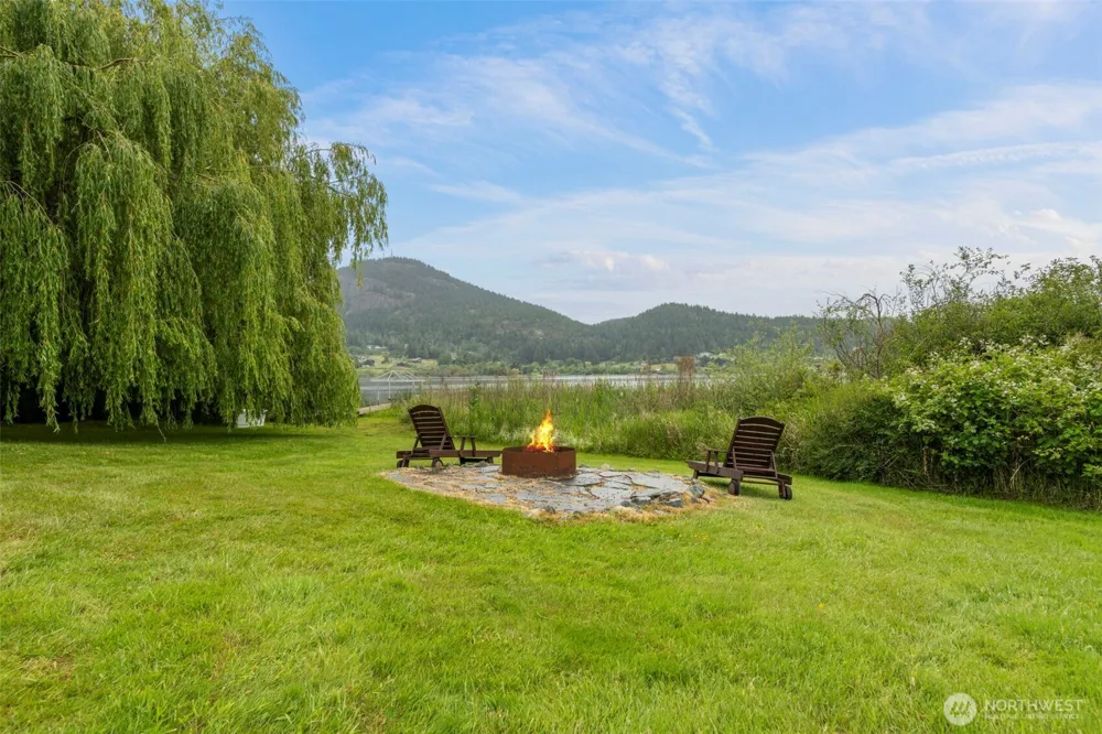 5663 S Campbell Lake Road Anacortes, WA 98221