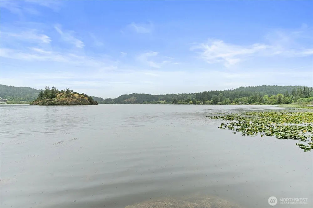 5663 S Campbell Lake Road Anacortes, WA 98221