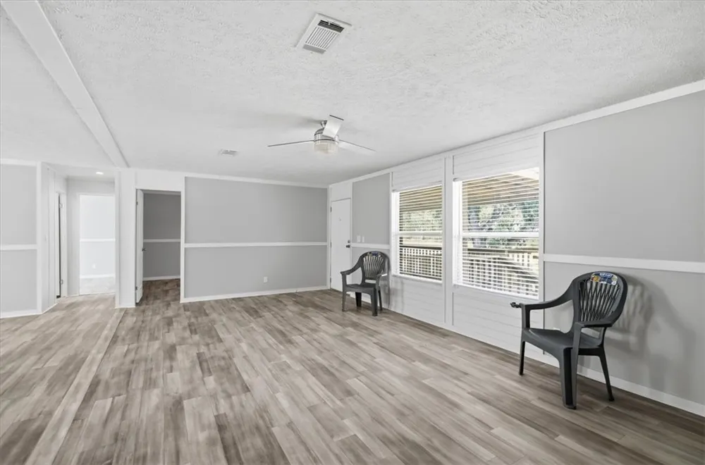 1011 Mark Street George West, TX 78022