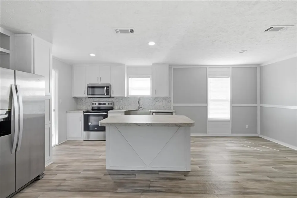 1011 Mark Street George West, TX 78022