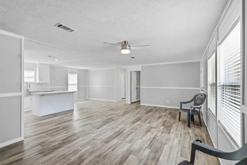 1011 Mark Street George West, TX 78022