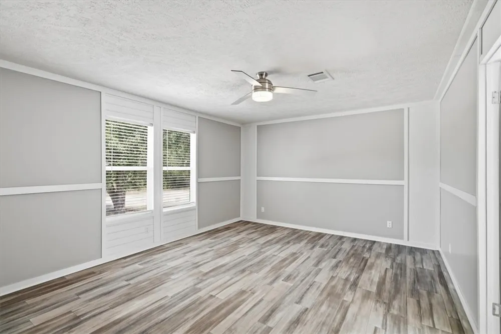 1011 Mark Street George West, TX 78022