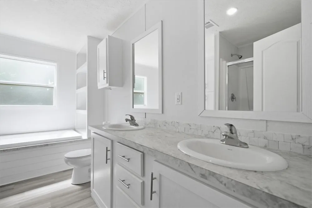 1011 Mark Street George West, TX 78022