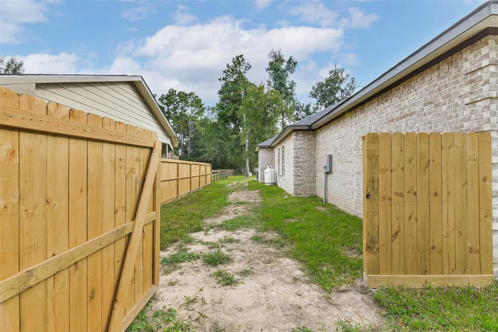 15998 Holly Street Porter, TX 77365