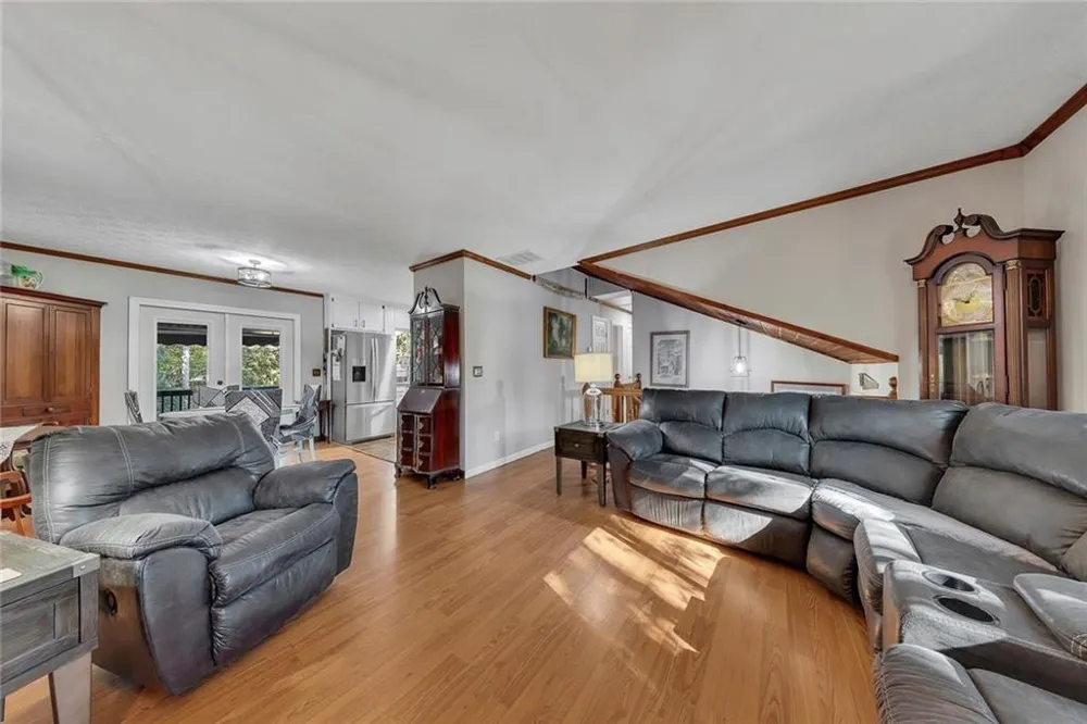 101 Holly Creek Court Woodstock, GA 30188