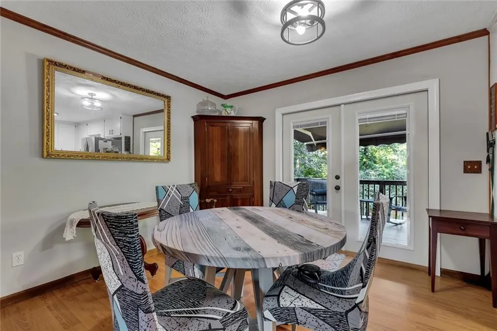 101 Holly Creek Court Woodstock, GA 30188