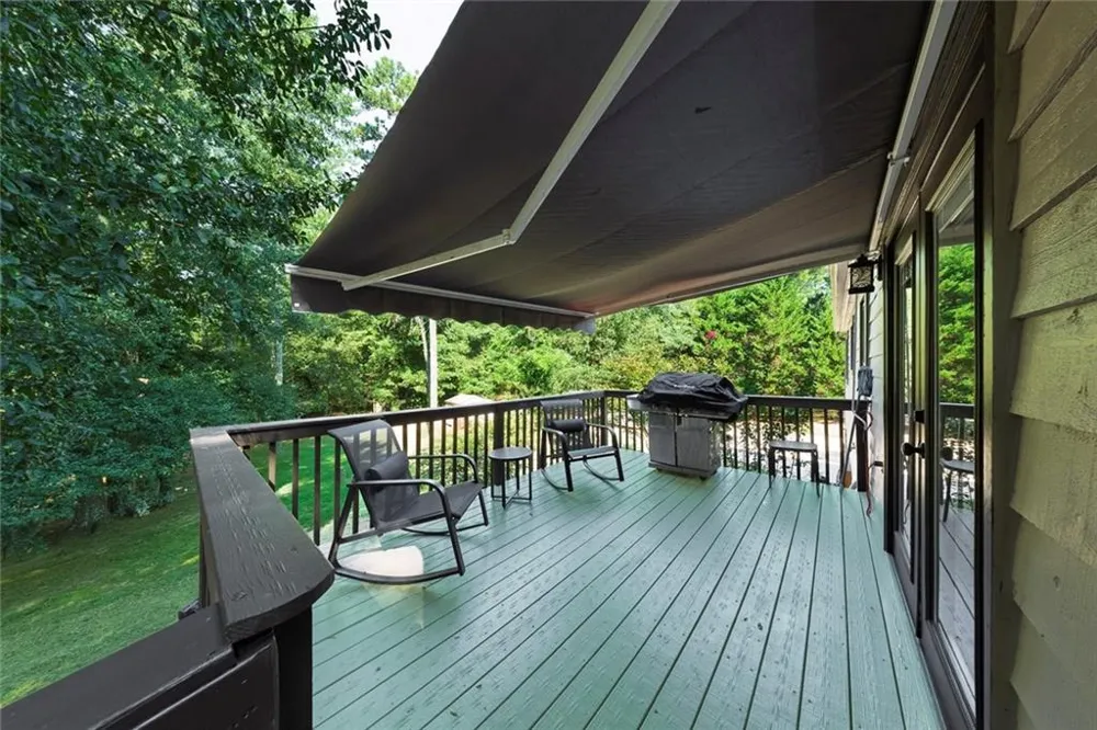 101 Holly Creek Court Woodstock, GA 30188