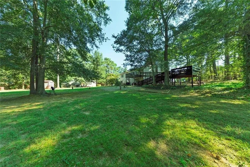 101 Holly Creek Court Woodstock, GA 30188