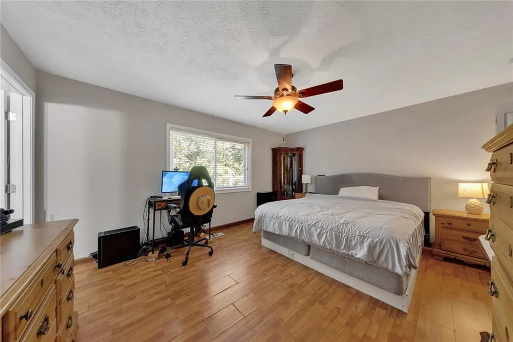 101 Holly Creek Court Woodstock, GA 30188