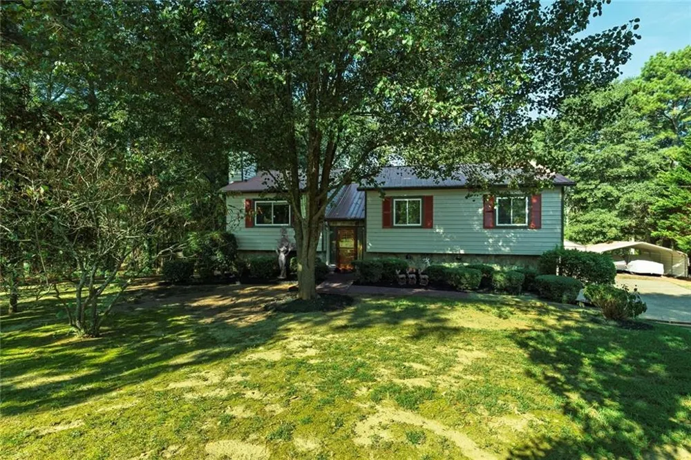 101 Holly Creek Court Woodstock, GA 30188