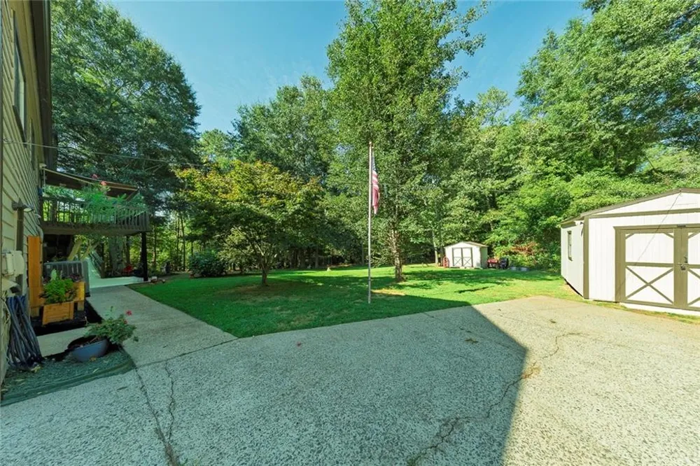 101 Holly Creek Court Woodstock, GA 30188