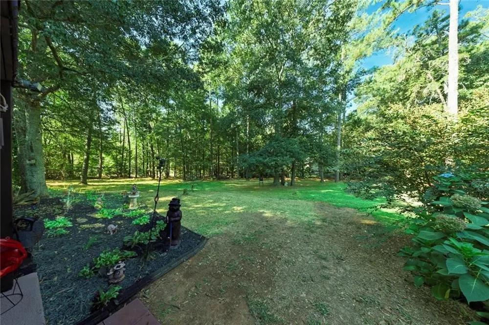 101 Holly Creek Court Woodstock, GA 30188