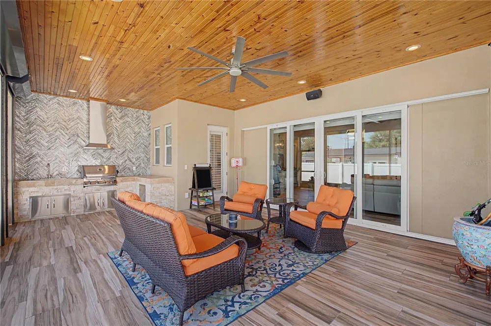 6703 RALSTON BEACH CIRCLE Tampa, FL 33614