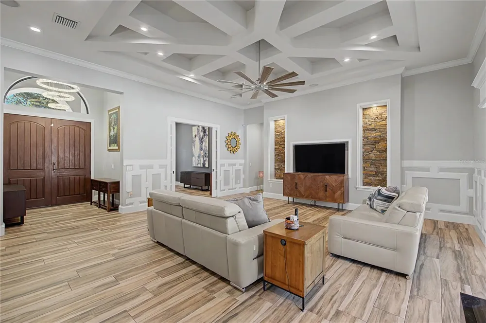 6703 RALSTON BEACH CIRCLE Tampa, FL 33614