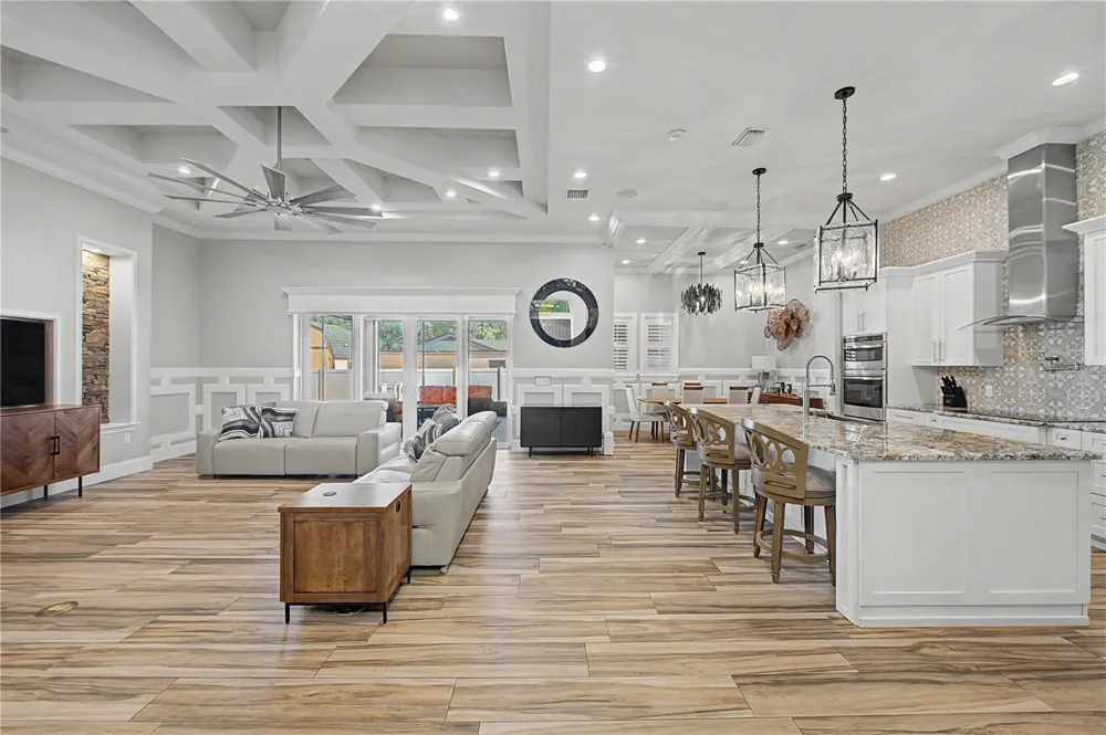 6703 RALSTON BEACH CIRCLE Tampa, FL 33614