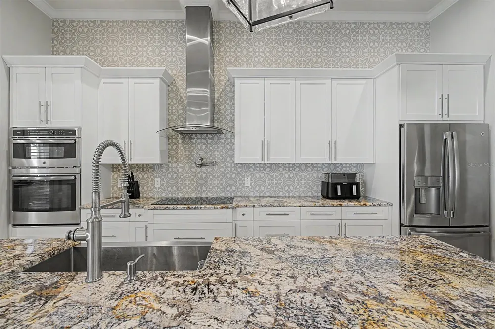 6703 RALSTON BEACH CIRCLE Tampa, FL 33614