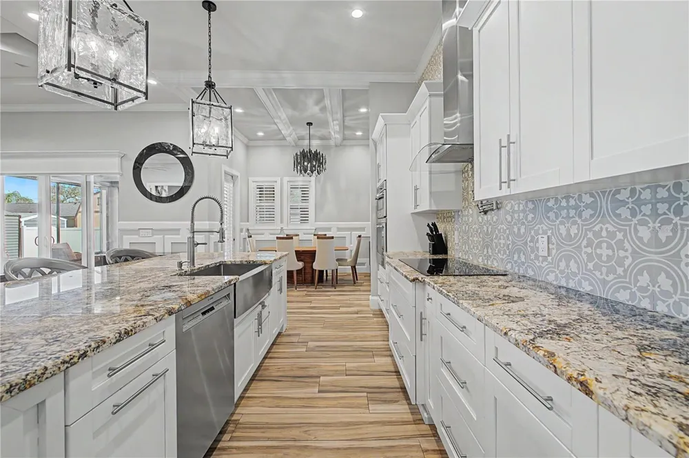 6703 RALSTON BEACH CIRCLE Tampa, FL 33614