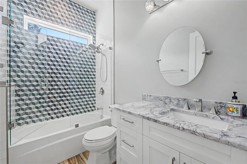 6703 RALSTON BEACH CIRCLE Tampa, FL 33614