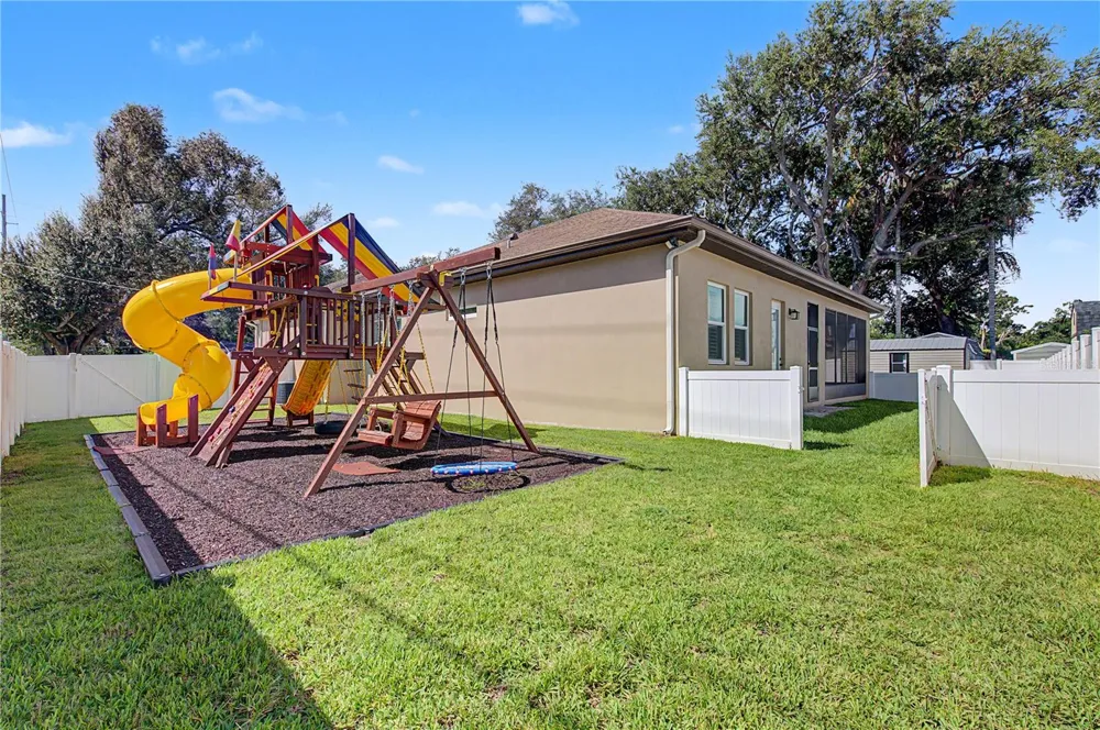 6703 RALSTON BEACH CIRCLE Tampa, FL 33614