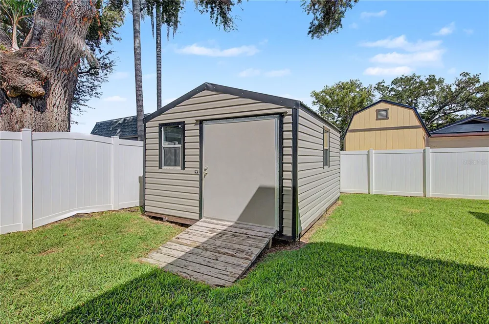 6703 RALSTON BEACH CIRCLE Tampa, FL 33614