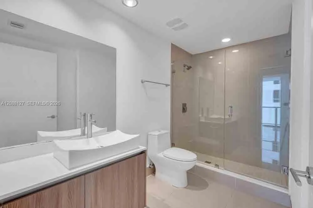 201 SW 17th Rd #302 Miami, FL 33129