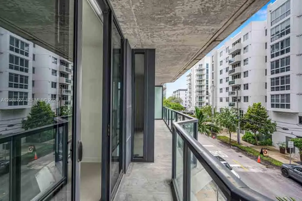 201 SW 17th Rd #302 Miami, FL 33129