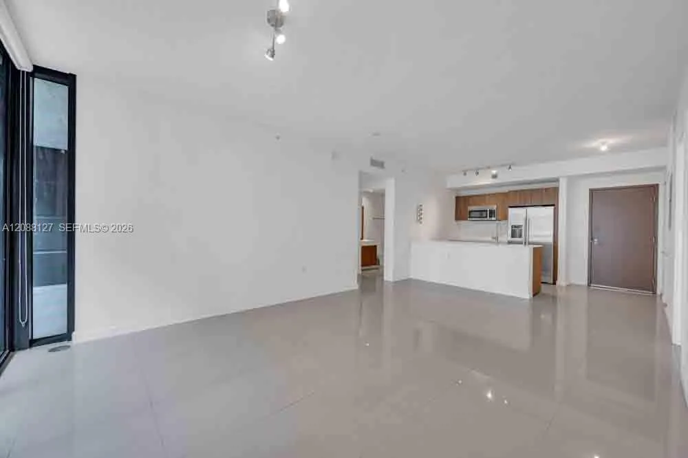 201 SW 17th Rd #302 Miami, FL 33129