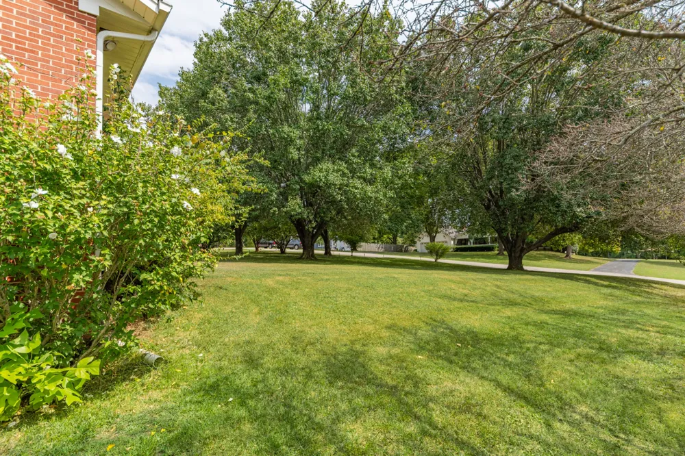 201 N Hardin Dr Columbia, TN 38401