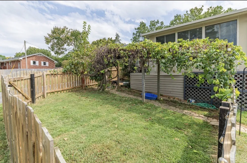 201 N Hardin Dr Columbia, TN 38401