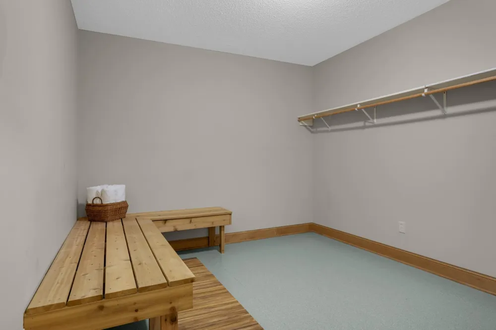 1085 Parkview Lane Victoria, MN 55386