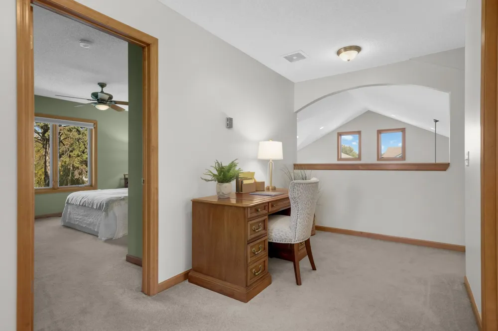 1085 Parkview Lane Victoria, MN 55386