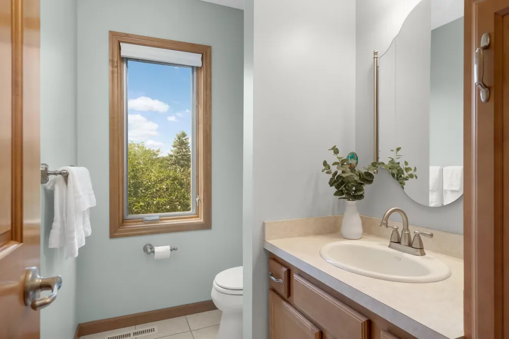 1085 Parkview Lane Victoria, MN 55386