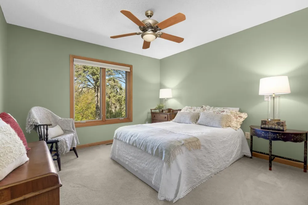 1085 Parkview Lane Victoria, MN 55386