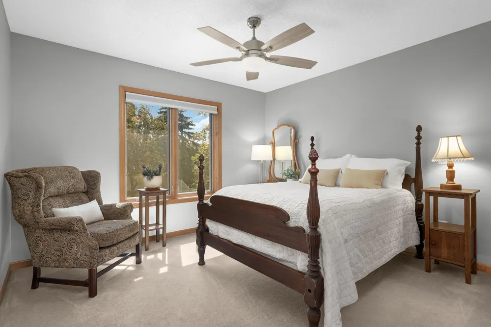 1085 Parkview Lane Victoria, MN 55386