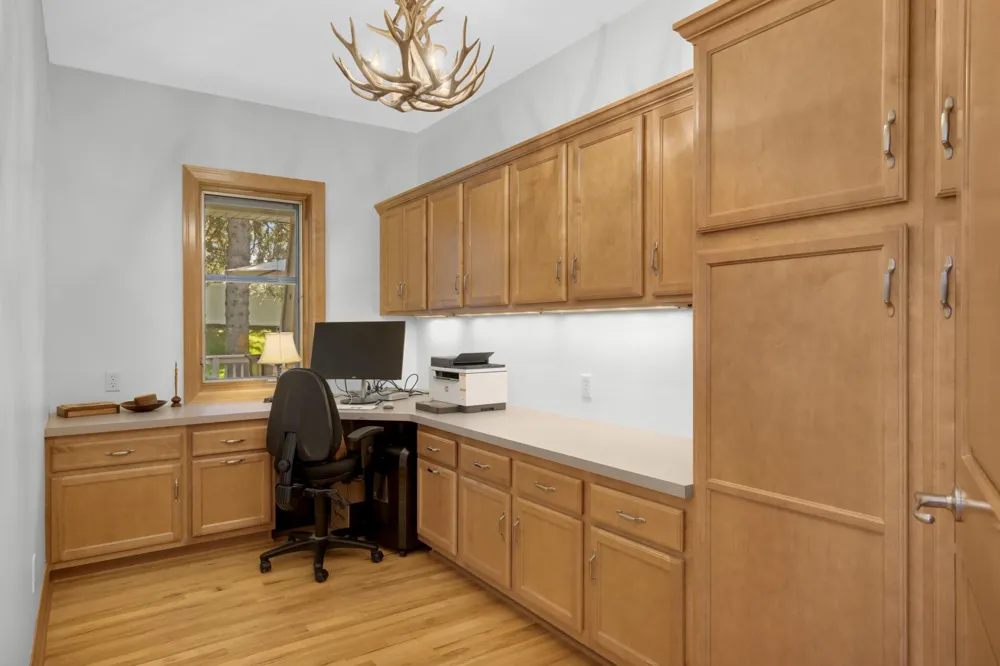 1085 Parkview Lane Victoria, MN 55386