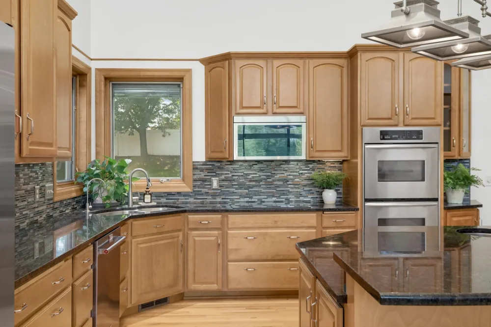 1085 Parkview Lane Victoria, MN 55386