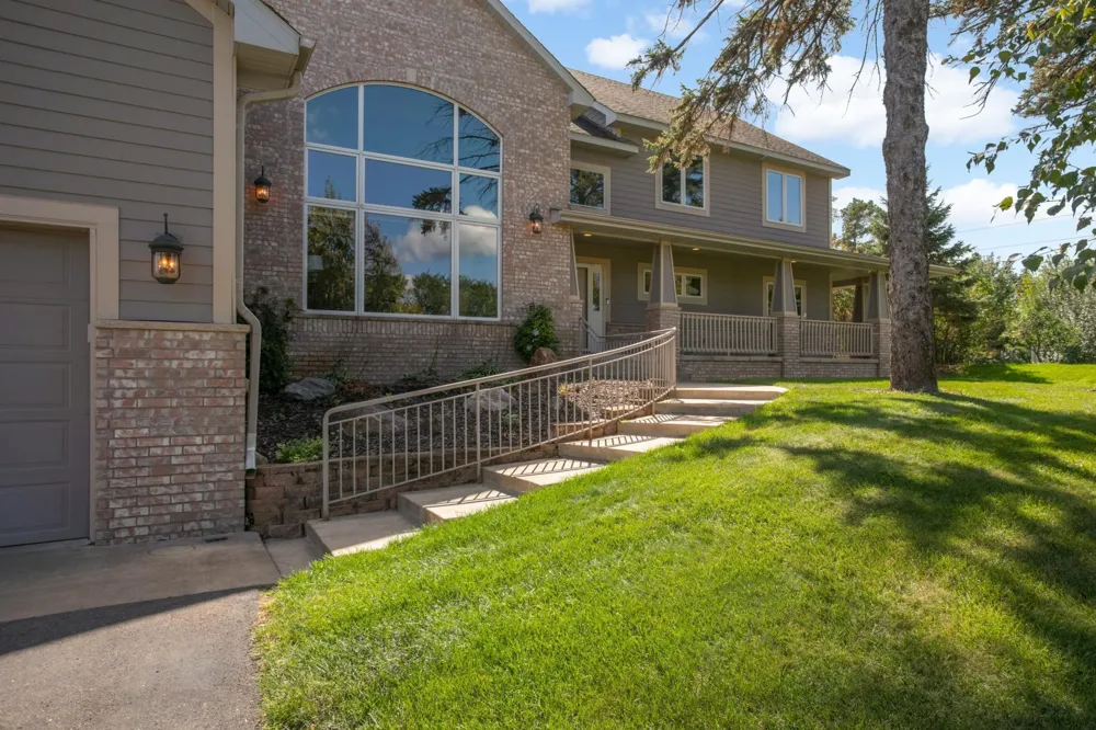 1085 Parkview Lane Victoria, MN 55386