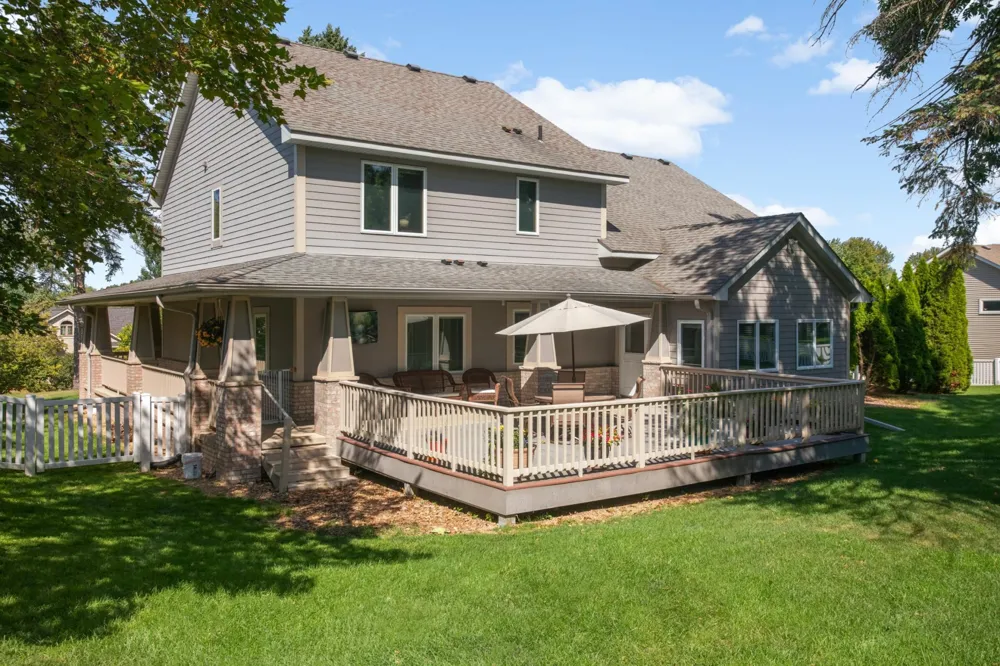 1085 Parkview Lane Victoria, MN 55386