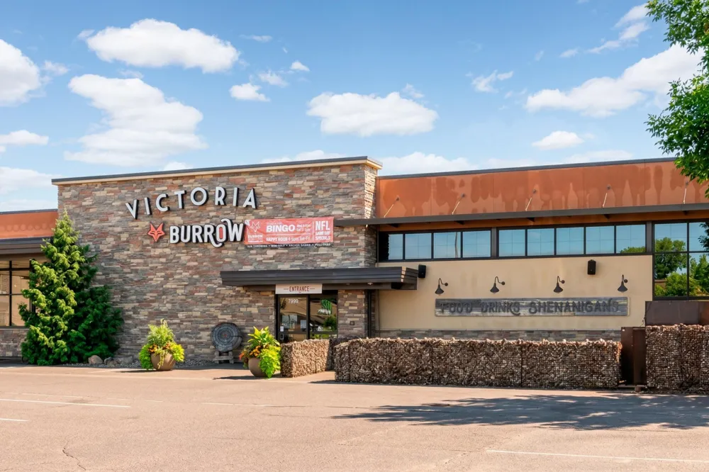 1085 Parkview Lane Victoria, MN 55386