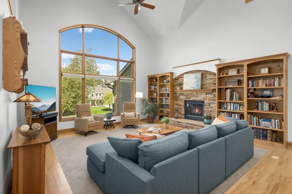 1085 Parkview Lane Victoria, MN 55386