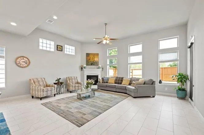 4911 Thunder Creek Lane Sugar Land, TX 77479