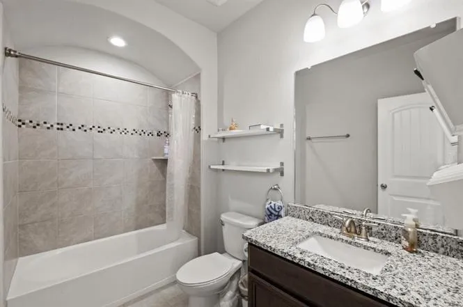 4911 Thunder Creek Lane Sugar Land, TX 77479