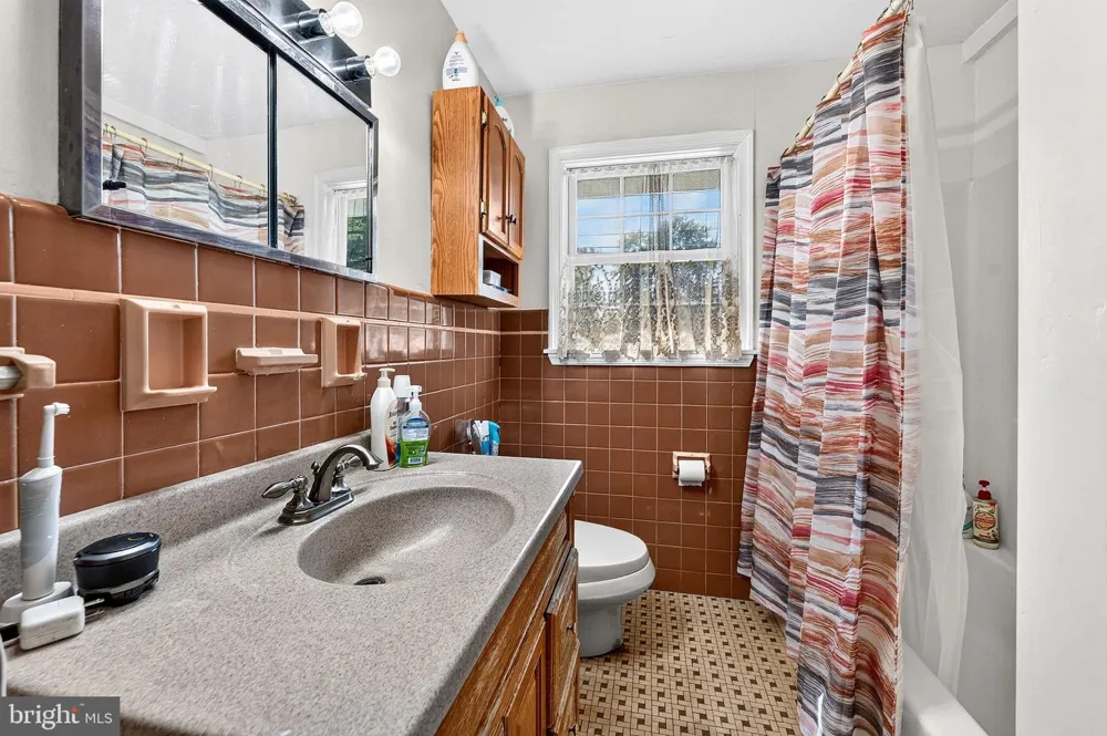 308 2ND STREET Bordentown, NJ 08505