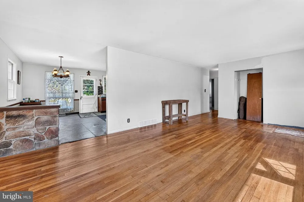 308 2ND STREET Bordentown, NJ 08505