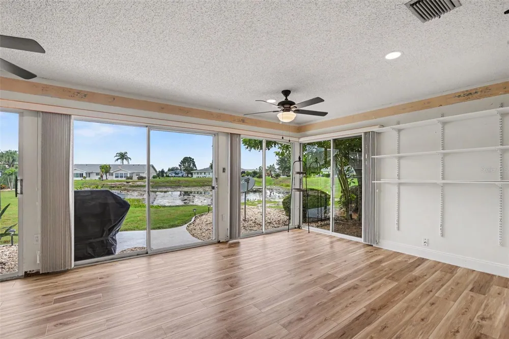 385 CLUB MANOR DRIVE Sun City Center, FL 33573