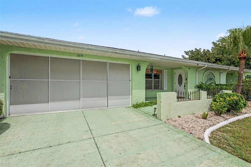 385 CLUB MANOR DRIVE Sun City Center, FL 33573
